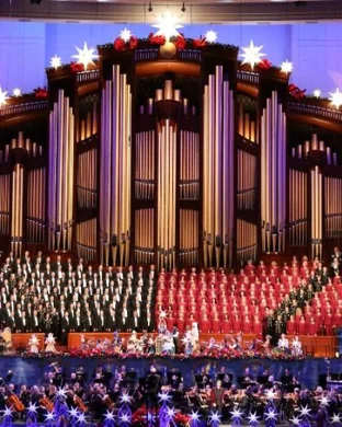 Live concert by Carpenters Platinum Christmas Show