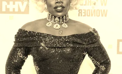 Monet X Change